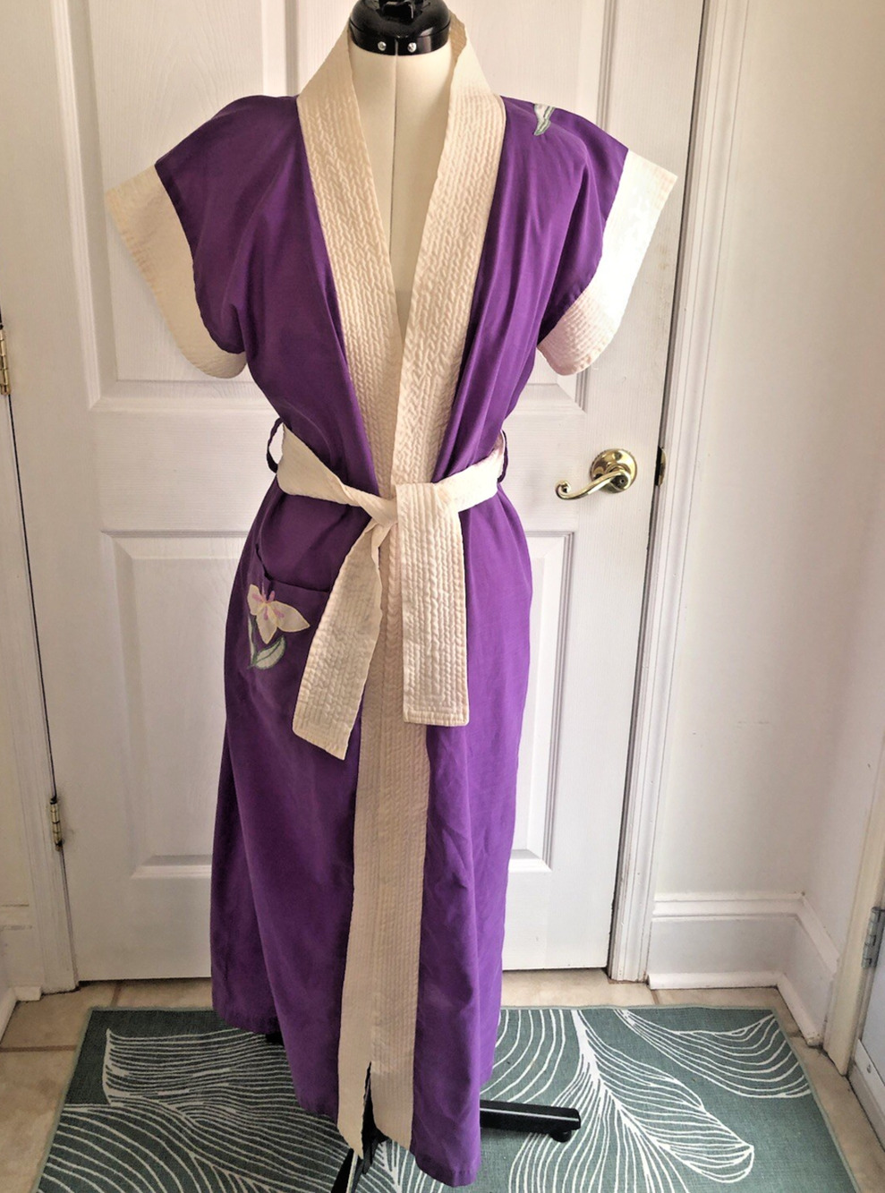 Vtg Robe Lyre Bird Womens sm 3/4 length Kimono Purple Cream Belted Floral 60s